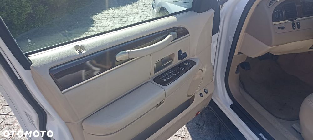 Lincoln Town Car 4.6 Signature - 9