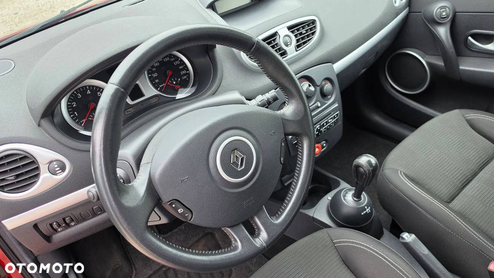 Renault Clio 1.2 16V Expression Quickshift - 24
