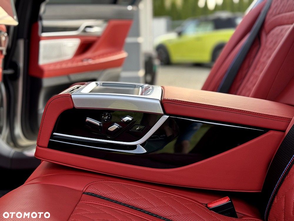 BMW Seria 7 750Ld xDrive sport - 22