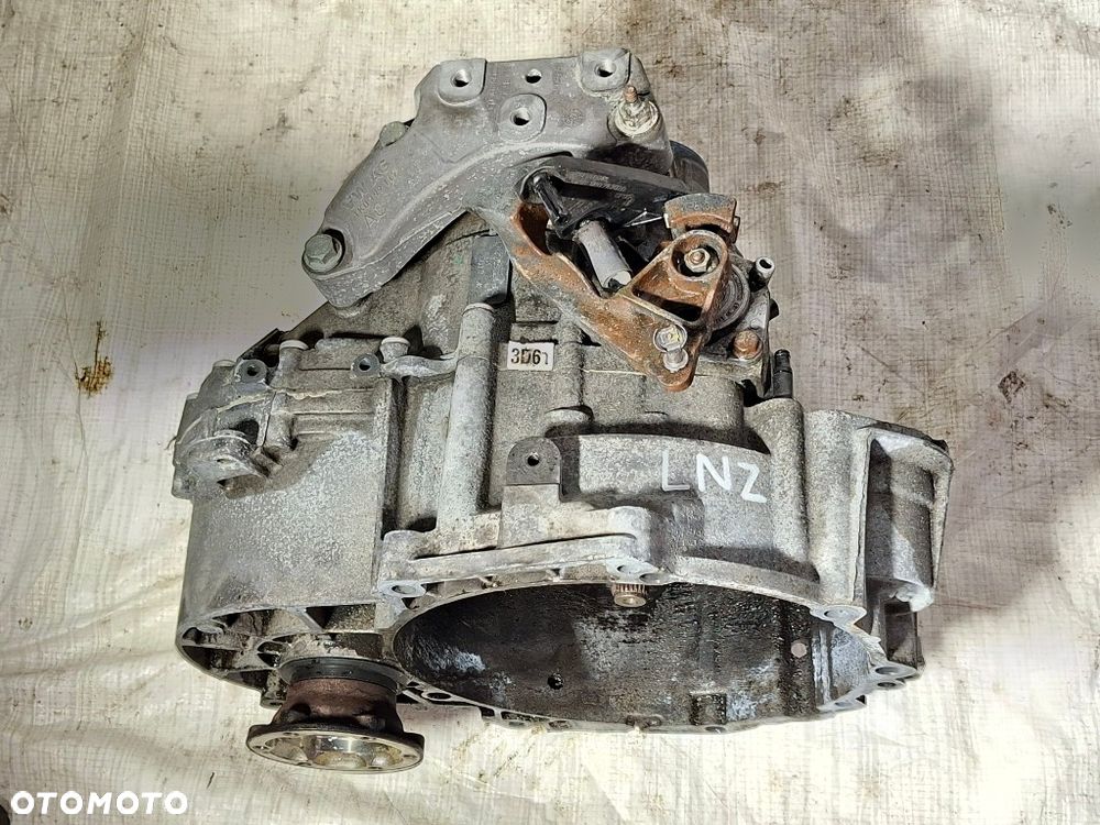 Skrzynia biegów LNZ start/stop 2.0TDI VW Passat B7 Audi A3 Golf Leon - 2