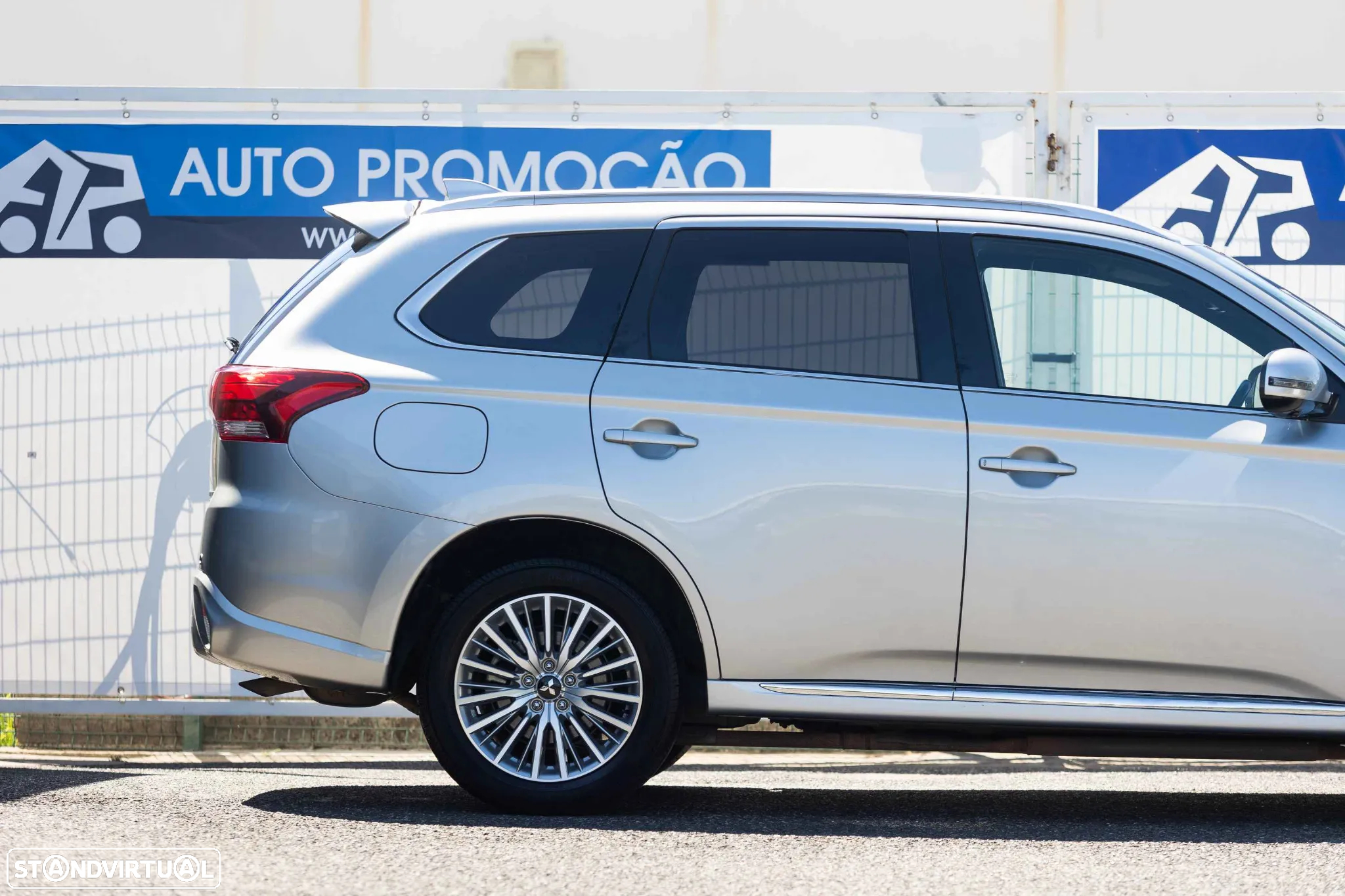 Mitsubishi Outlander 2.0 PHEV Instyle - 6