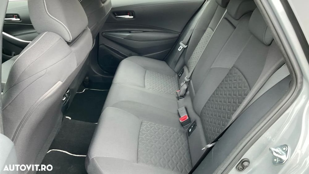 Toyota Corolla 1.8 HSD Dynamic - 18