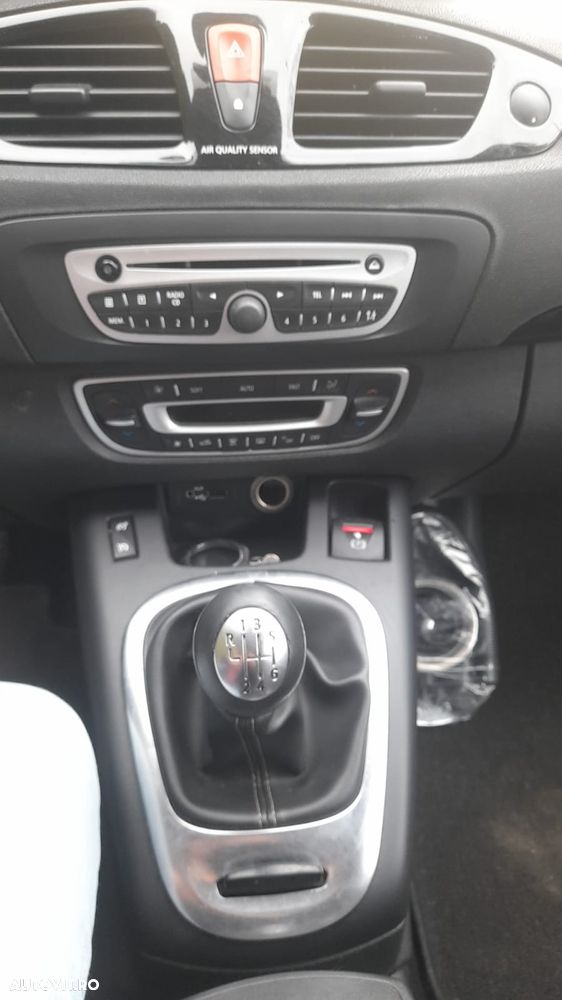 Renault Grand Scenic - 12