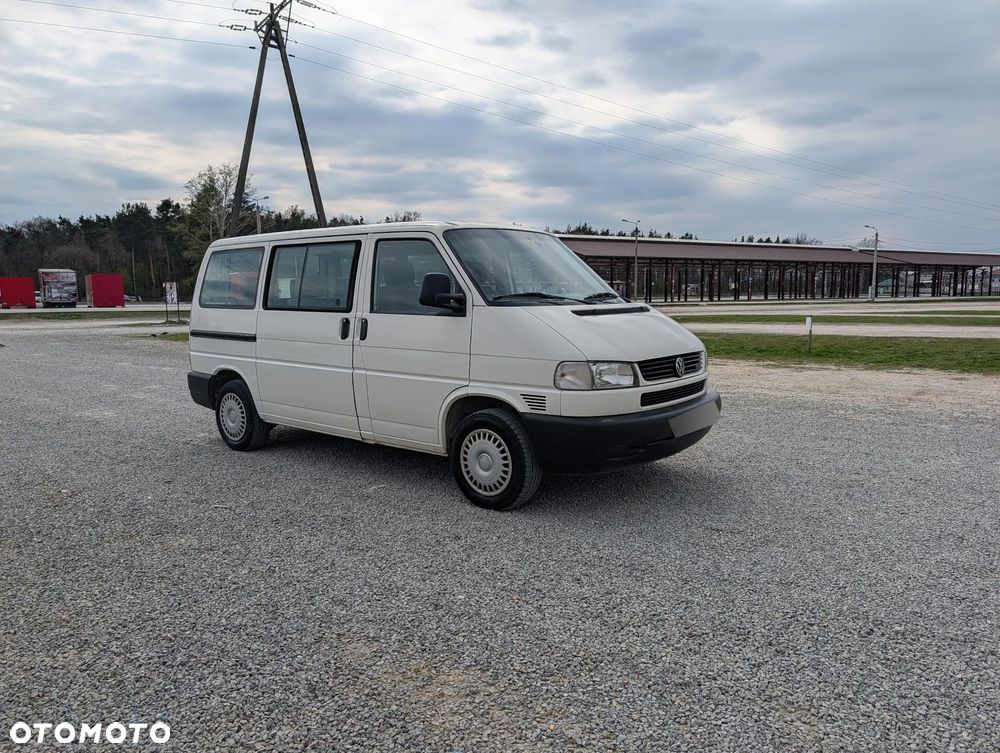 Volkswagen Caravelle - 8