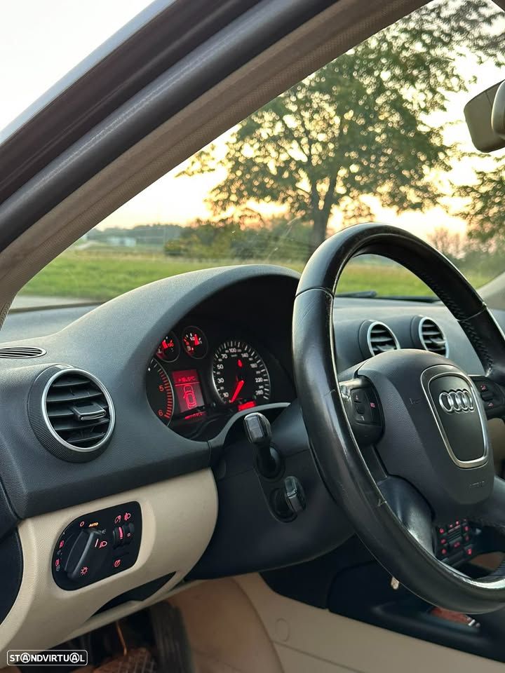 Audi A3 2.0 TDI DPF (DSG) S tronic Ambition - 9