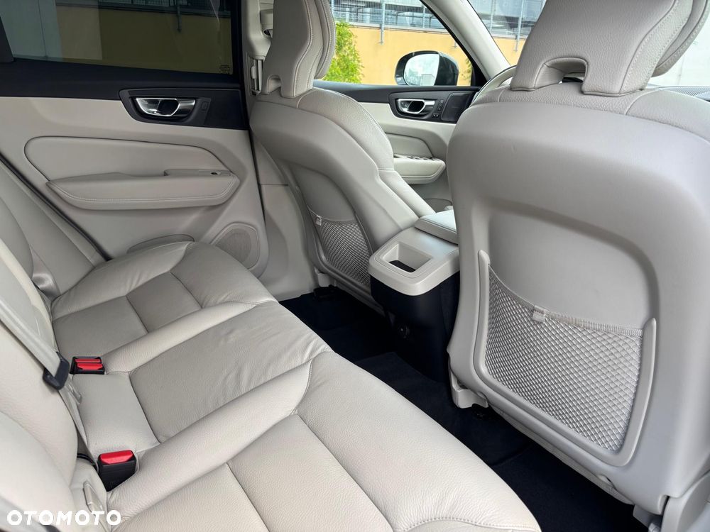 Volvo XC 60 B4 D Plus Bright - 16