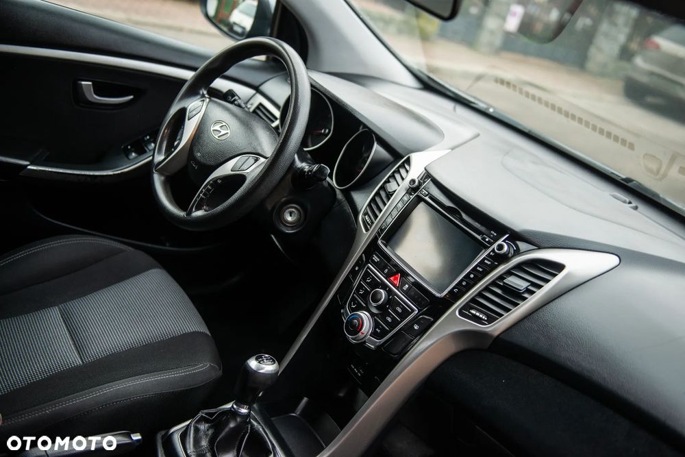 Hyundai i30 1.4 CRDi Premium - 28