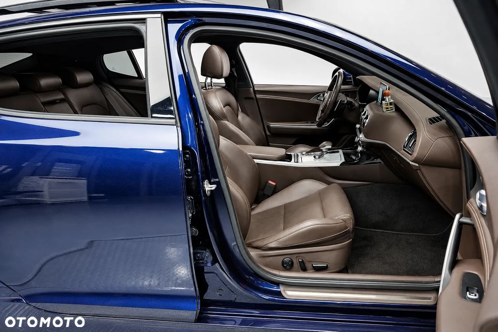 Kia Stinger 2.0 T-GDI L - 21