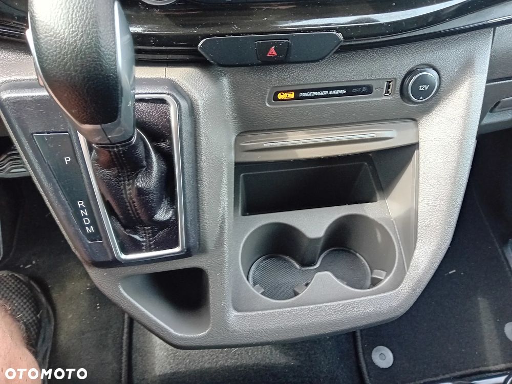 Ford Tourneo Custom - 29