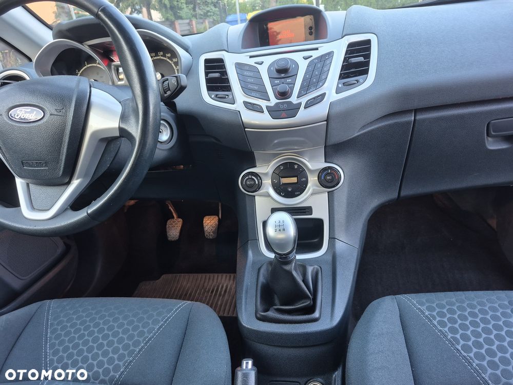 Ford Fiesta - 8