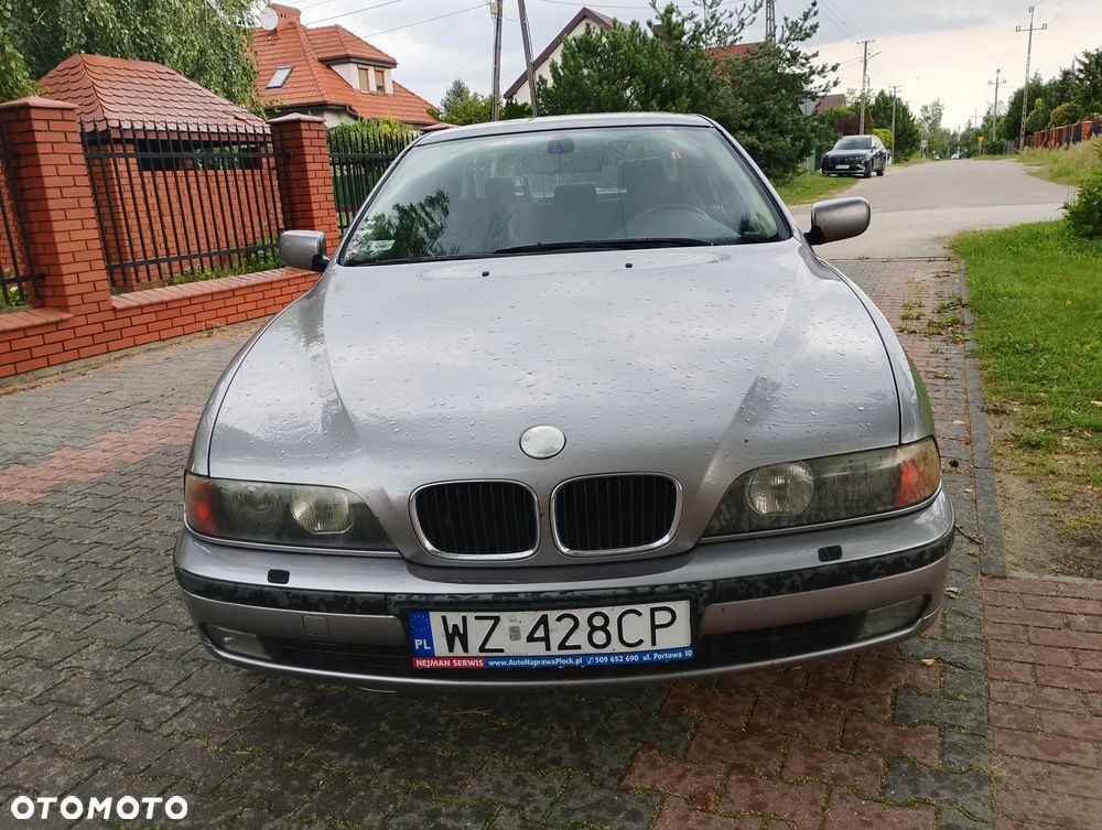 BMW Seria 5 2000 photo 2