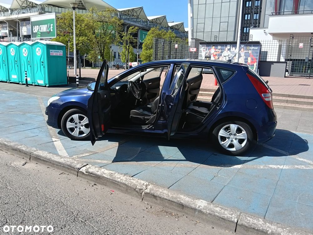 Hyundai i30 2.0 Premium - 12