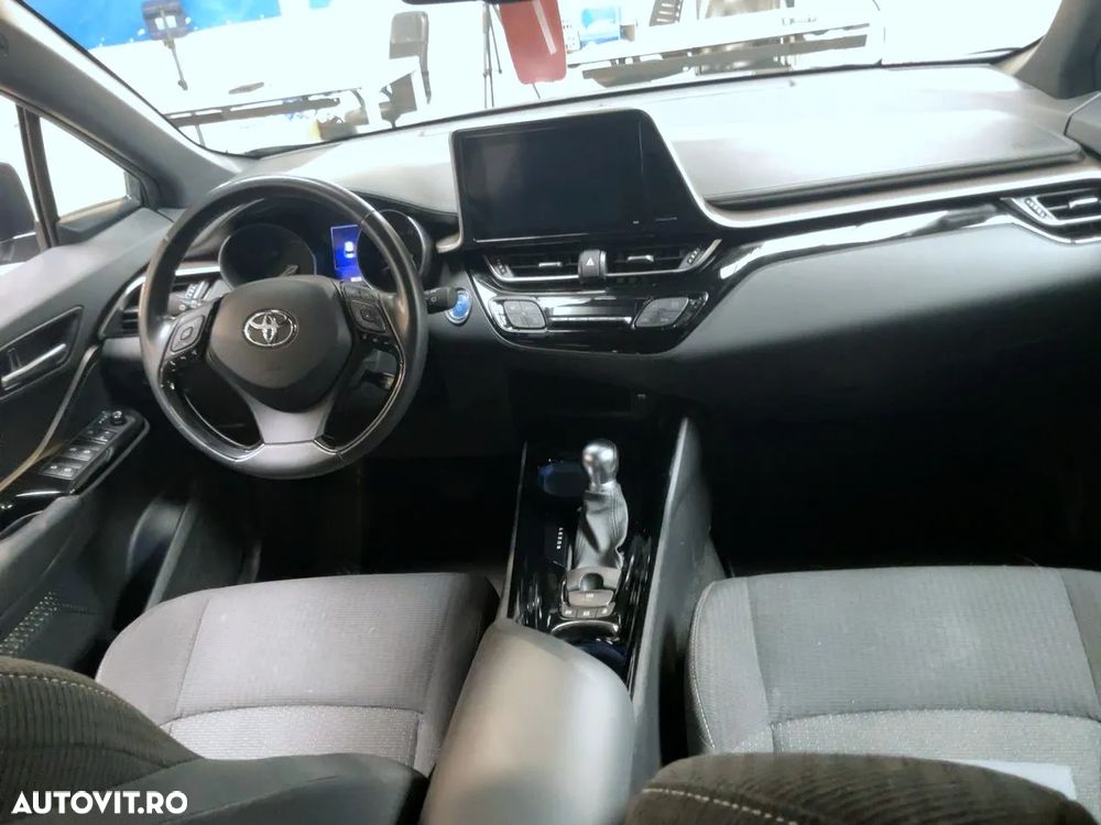 Toyota C-HR Lounge - 5