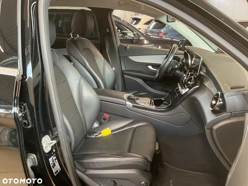 Mercedes-Benz GLC 300 e 4-Matic Avantgarde - 5
