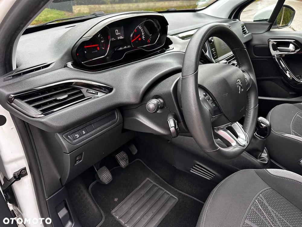 Peugeot 208 - 20