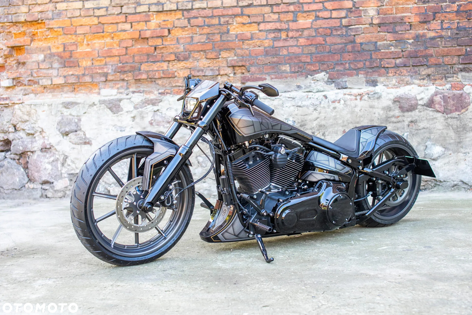 Harley-Davidson Softail Breakout - 6
