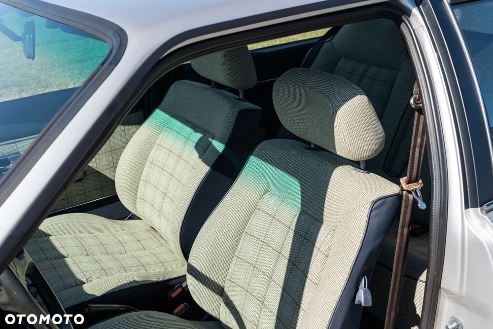 Audi Coupe 2.0 GT - 28