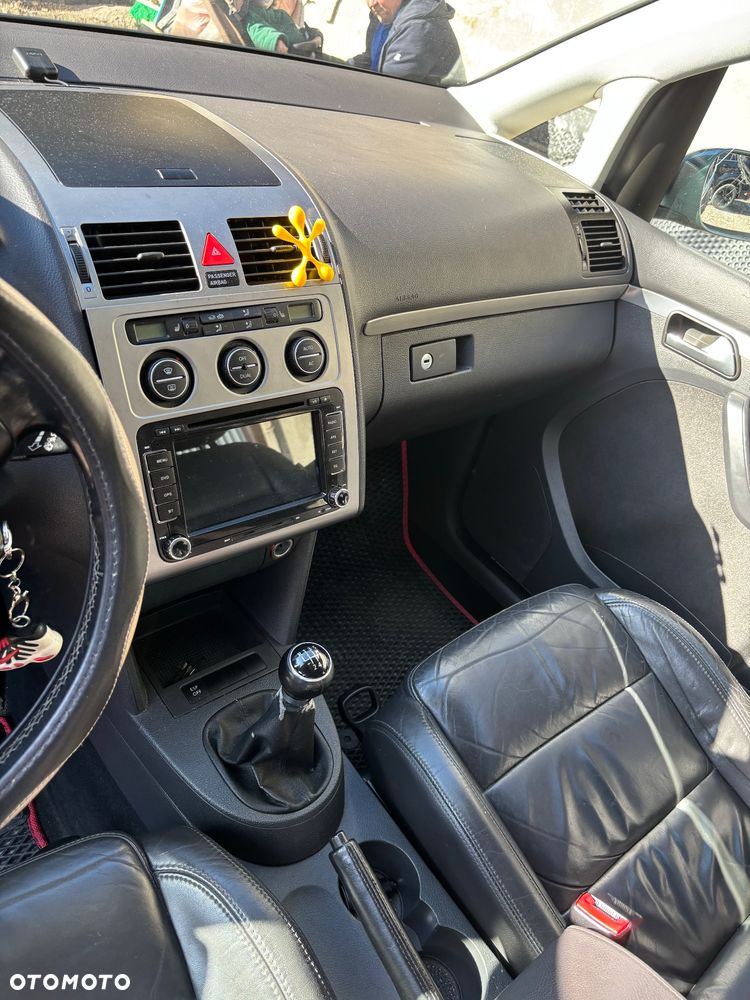 Volkswagen Touran 1.9 TDI Welcome - 9