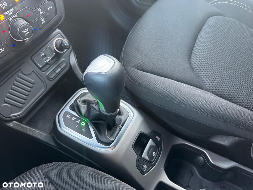 Jeep Renegade 1.3 T-GDI S - 18