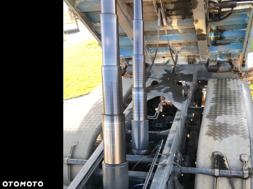 Mercedes-Benz Actros - 4