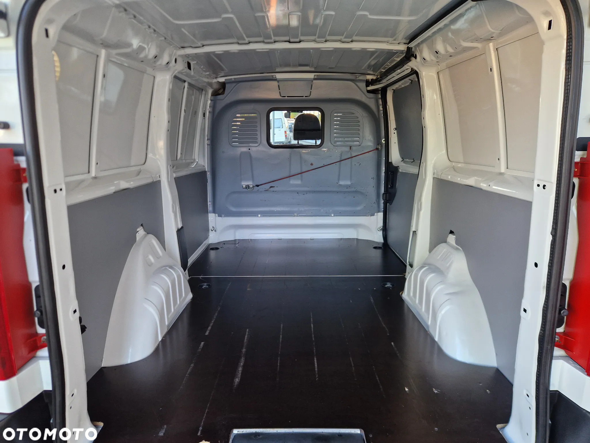 Peugeot EXPERT - 8