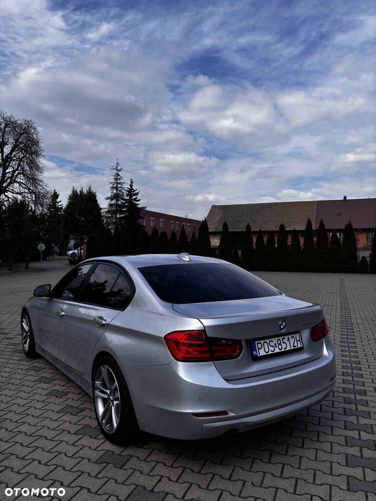 BMW Seria 3 320d DPF Efficient Dynamics Edition - 6