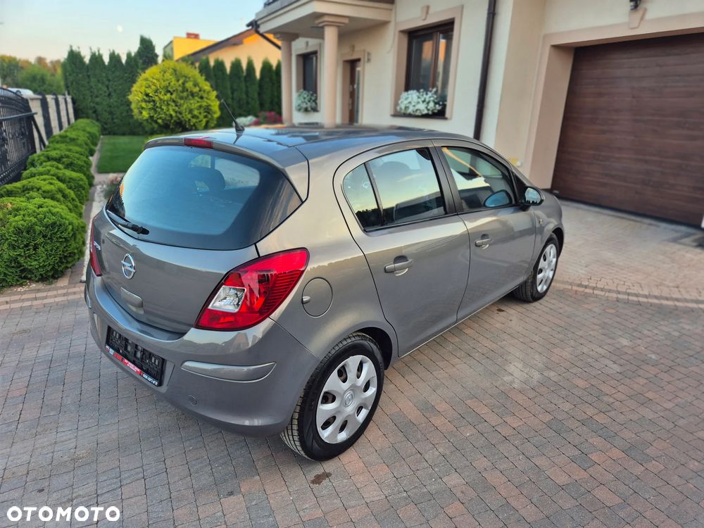 Opel Corsa 1.2 16V Essentia - 16