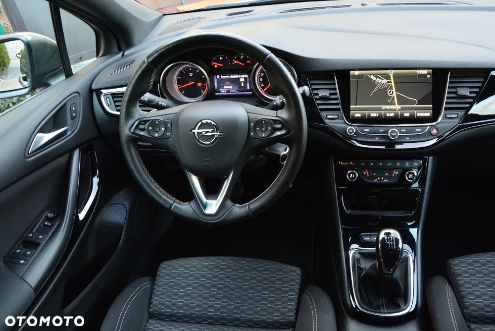 Opel Astra 1.4 Turbo Innovation - 28