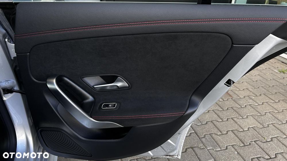Mercedes-Benz CLA - 21