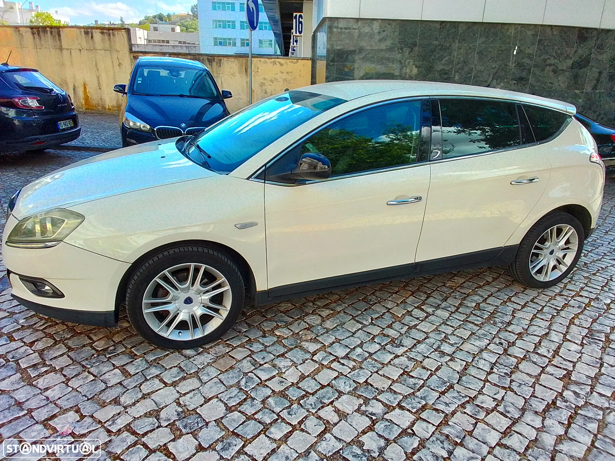 Lancia Delta 1.6 M-Jet Platino - 17