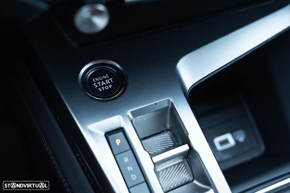 Peugeot 308 1.6 Hybrid Allure e-EAT8 - 29
