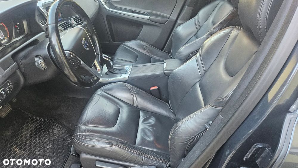 Volvo XC 60 D4 Drive-E Momentum - 4