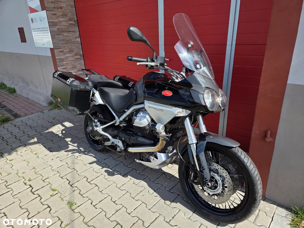 Moto Guzzi Stelvio - 2