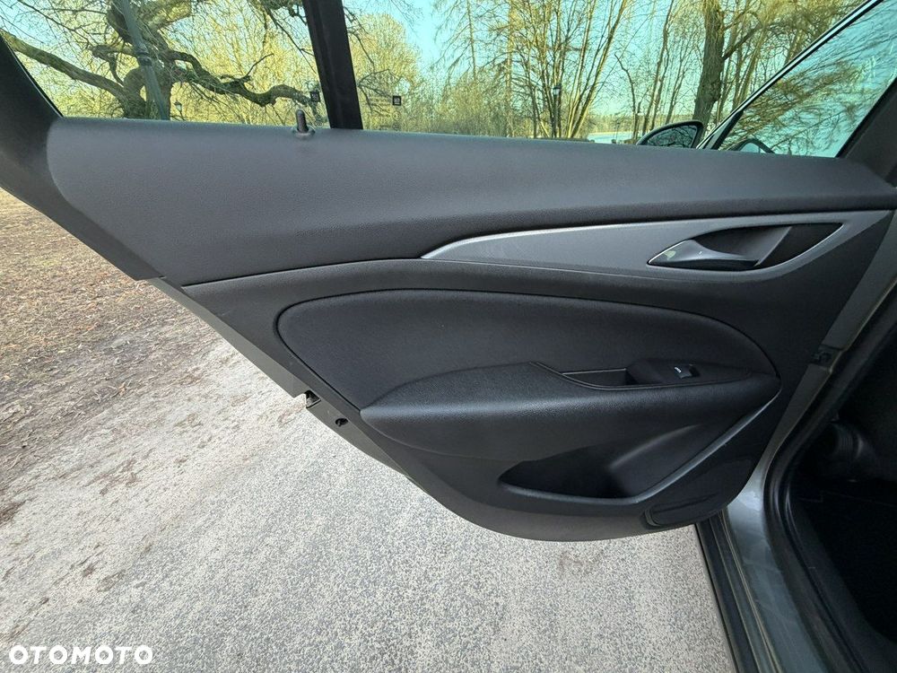 Opel Insignia - 22