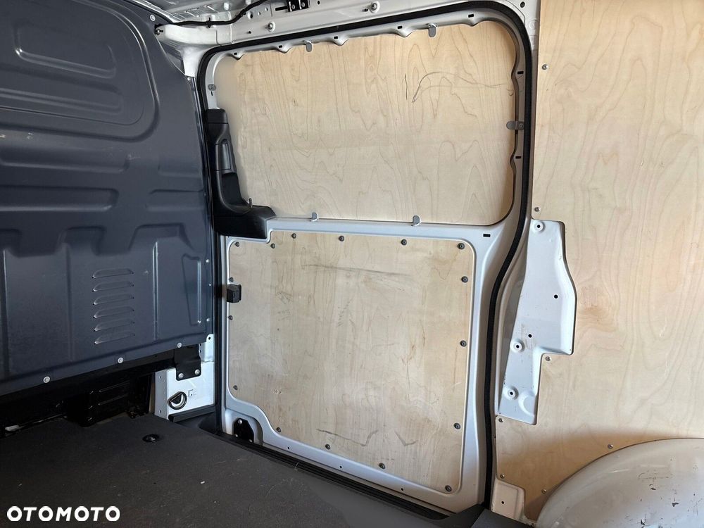 Mercedes-Benz Vito - 21
