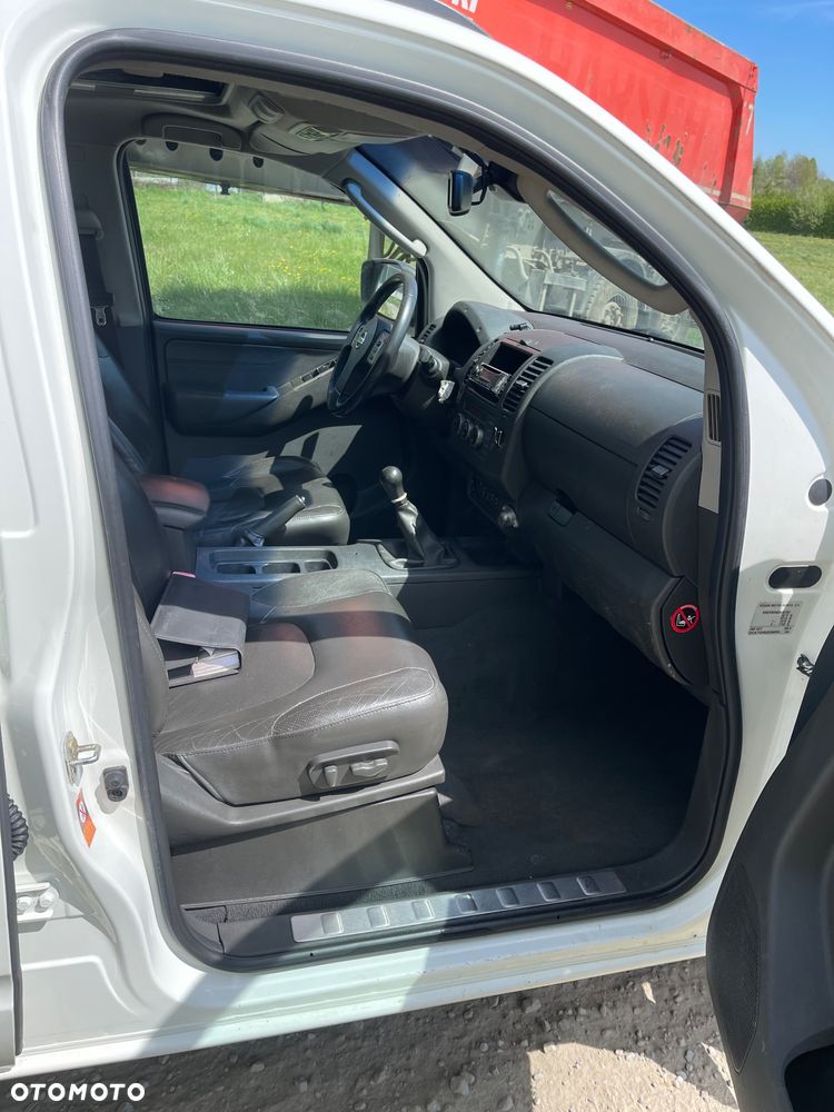 Nissan Navara 2.5 D Platinum - 10