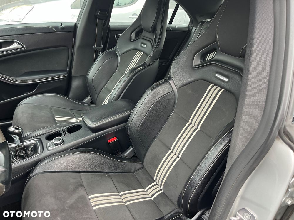 Mercedes-Benz CLA 180 Peak Edition - 12