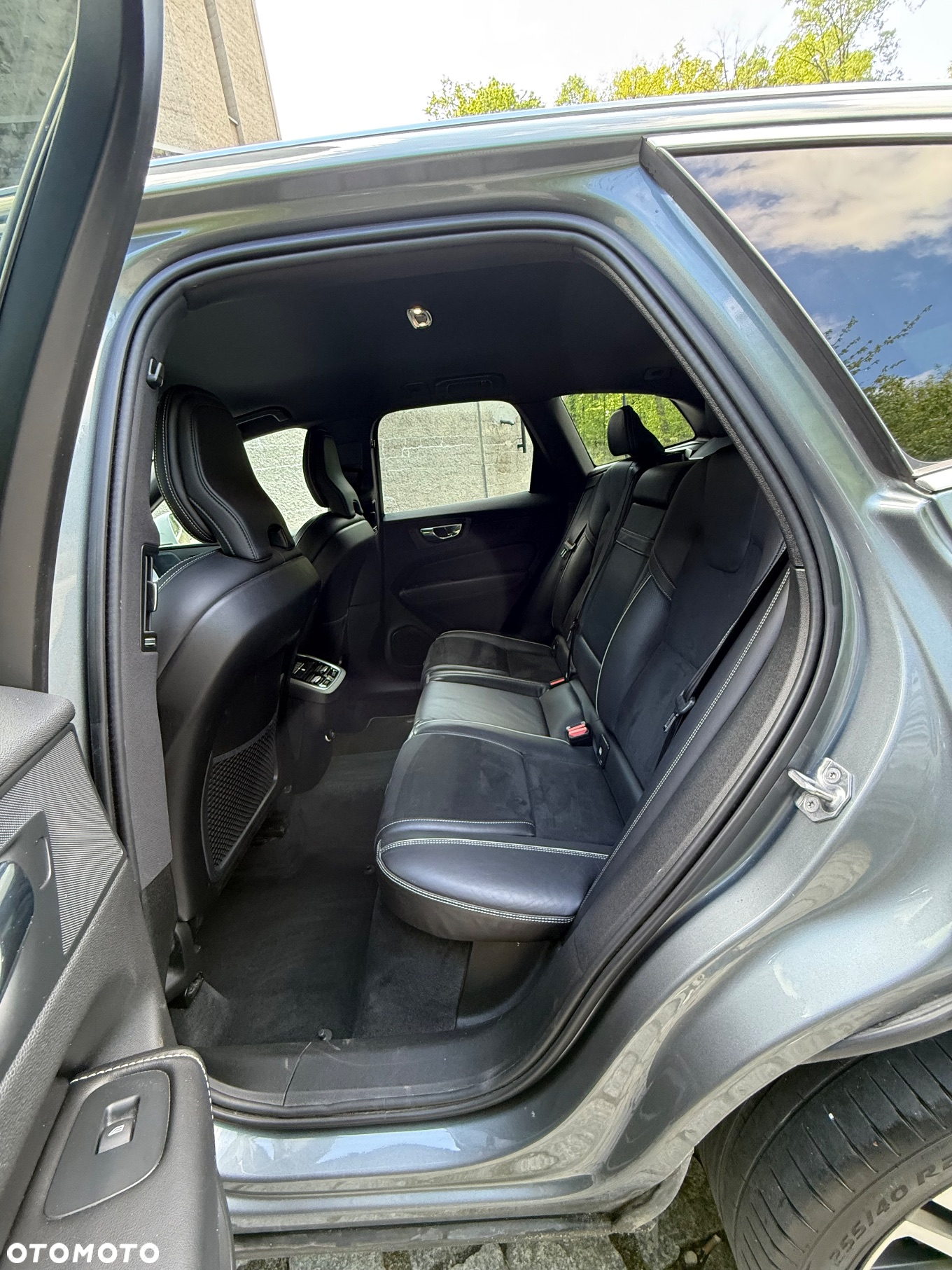 Volvo XC 60 D4 AWD R-Design - 16