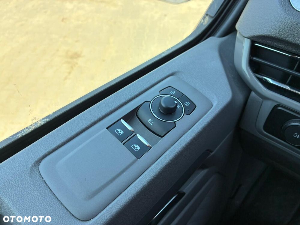 Volkswagen Transporter Furgon PLUS Edition/6-cio osob./AUTOMAT (L2) 2.0 TDI 170KM, r.o. 3500 mm - 32