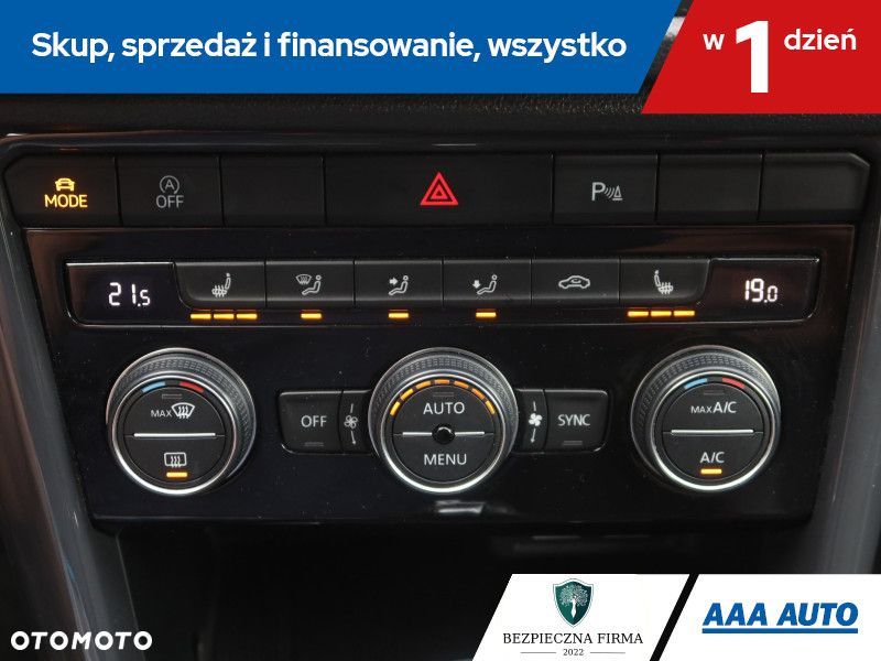 Volkswagen T-Roc - 17