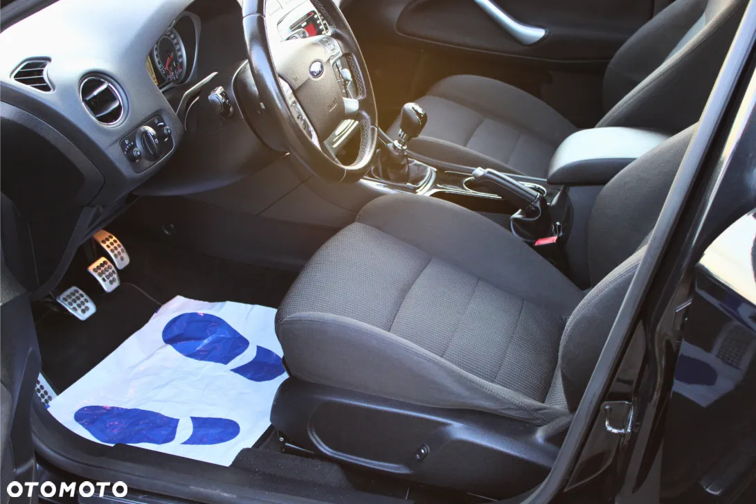 Ford Mondeo 2.0 TDCi Ambiente - 14