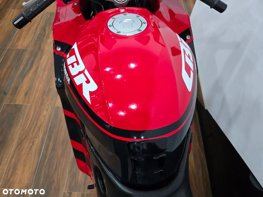 Honda CBR - 18