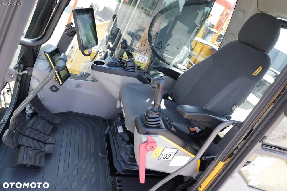 Volvo EC220EL - 17