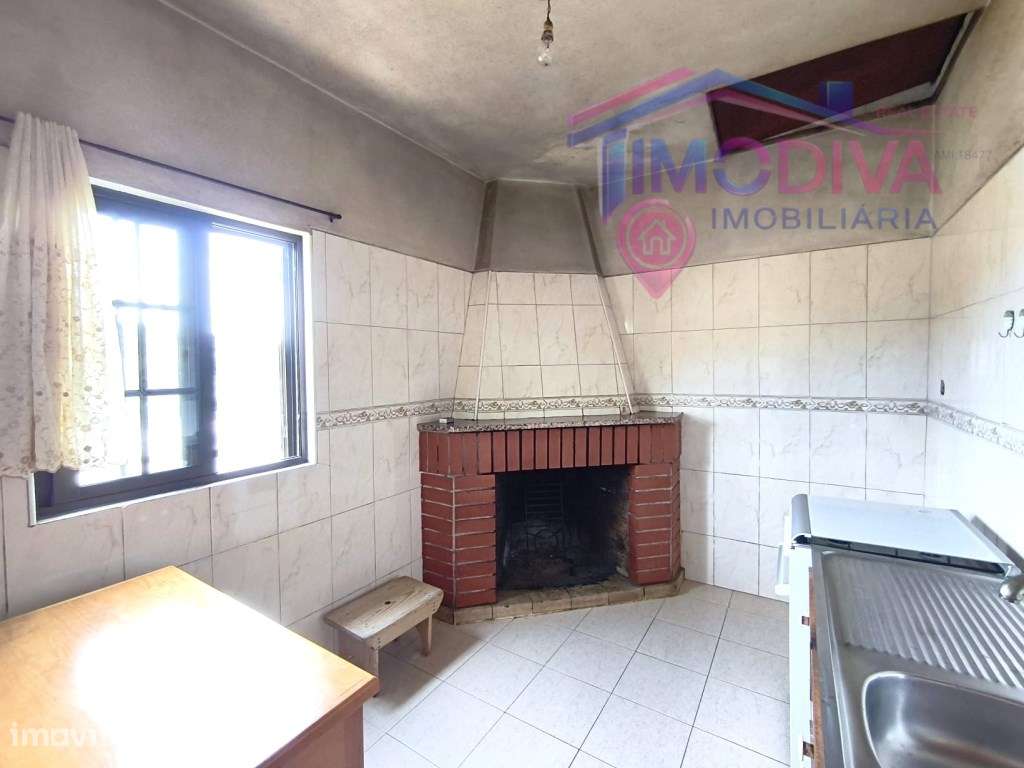 Moradia T3 com Terreno Plano de 1.000 m² a 5 minutos de Figueiró do... - Grande imagem: 4/30