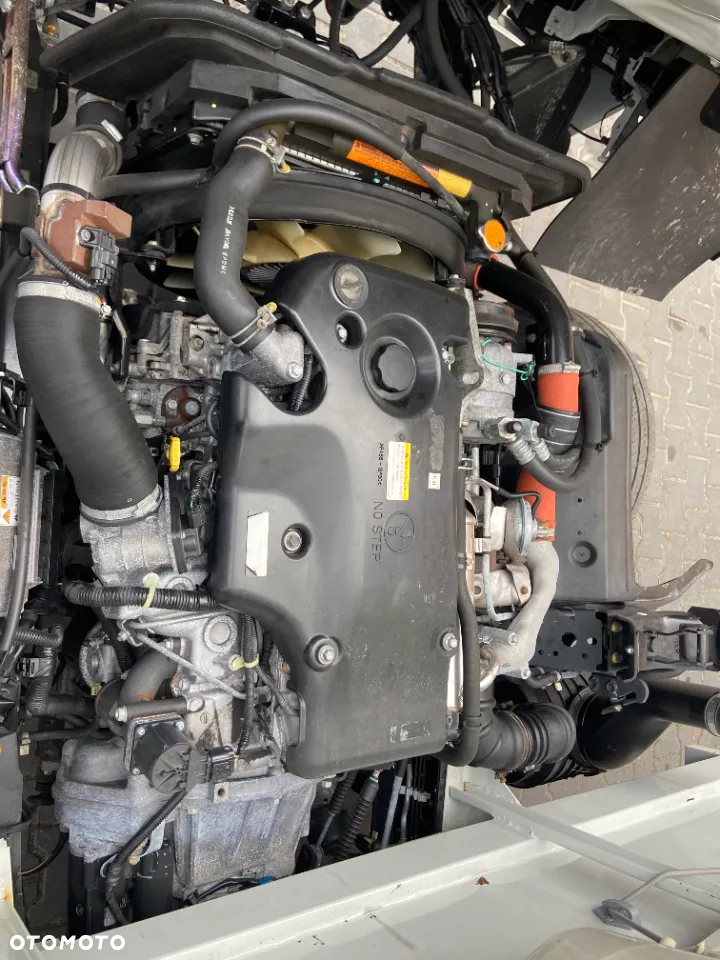 Isuzu NPR 85-5DX - 22