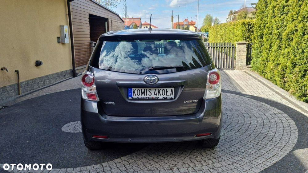 Toyota Verso - 5