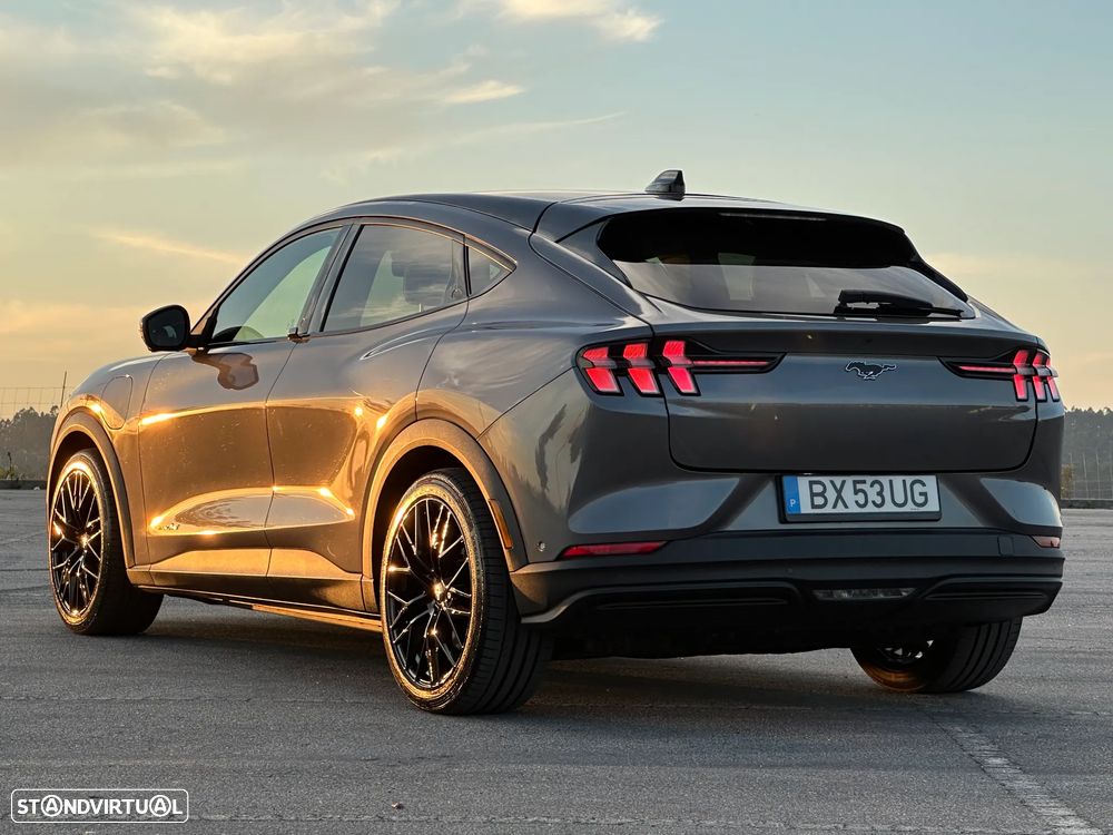 Ford Mustang Mach-E Premium - 10