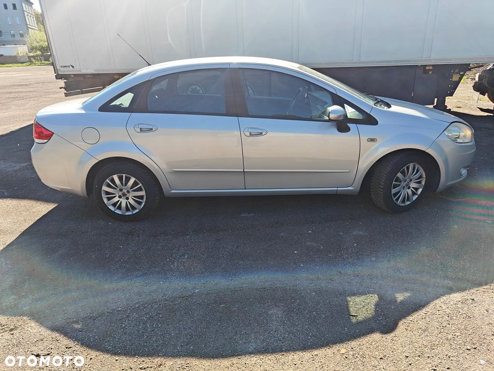 Fiat Linea 1.4 T-Jet 16V Dynamic - 5