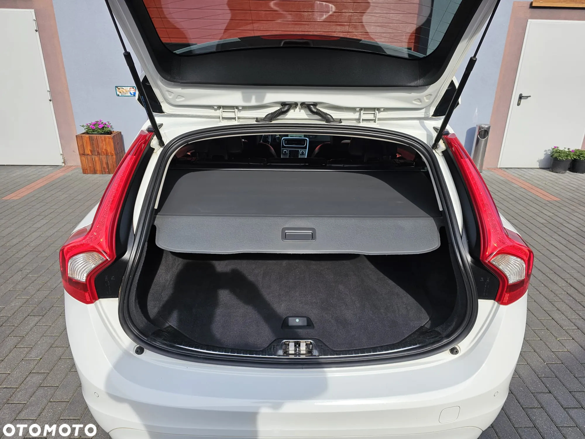 Volvo V60 D2 Drive-E Momentum - 14