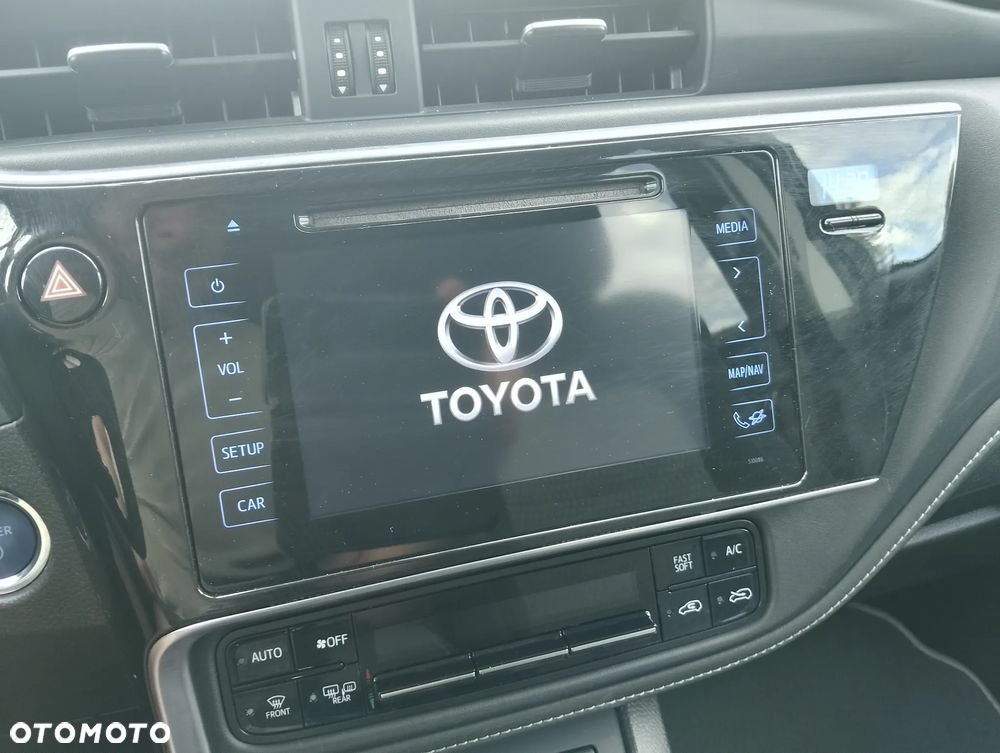 Toyota Auris - 24
